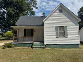featured image of 15 Curran Ave