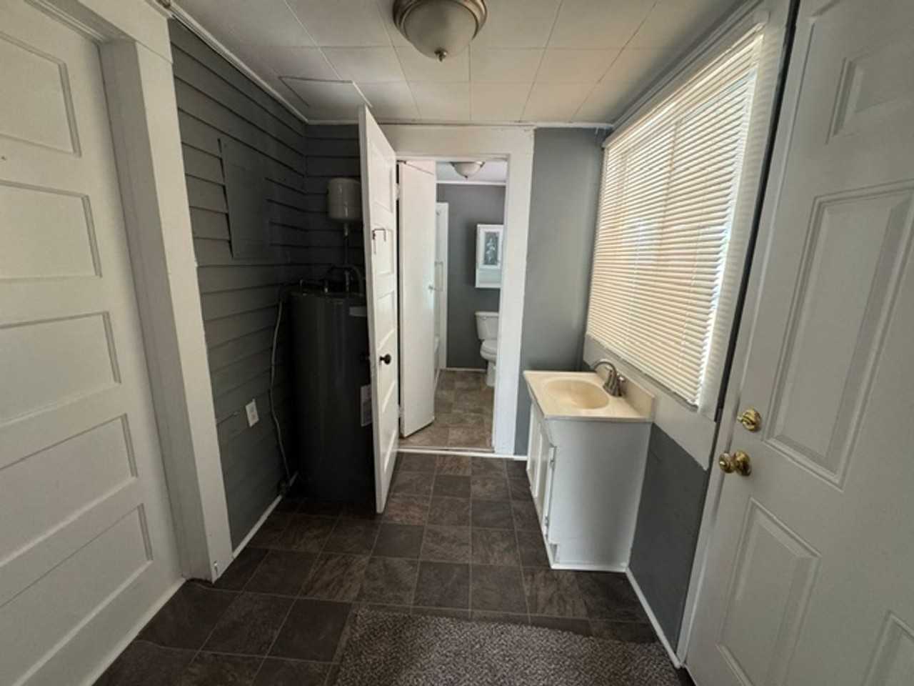 15 Curran Ave - Photo 7 of 8