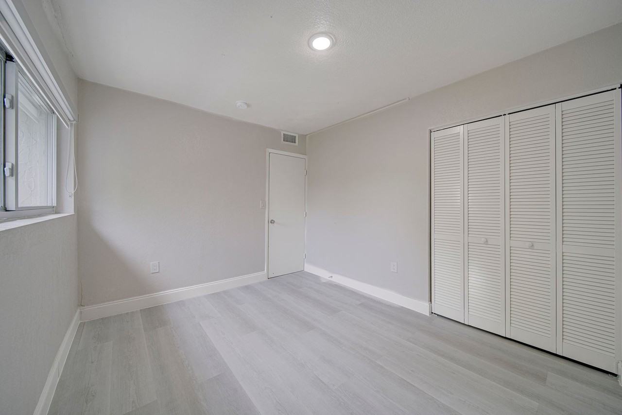 Prestige Loft - Photo 7 of 20