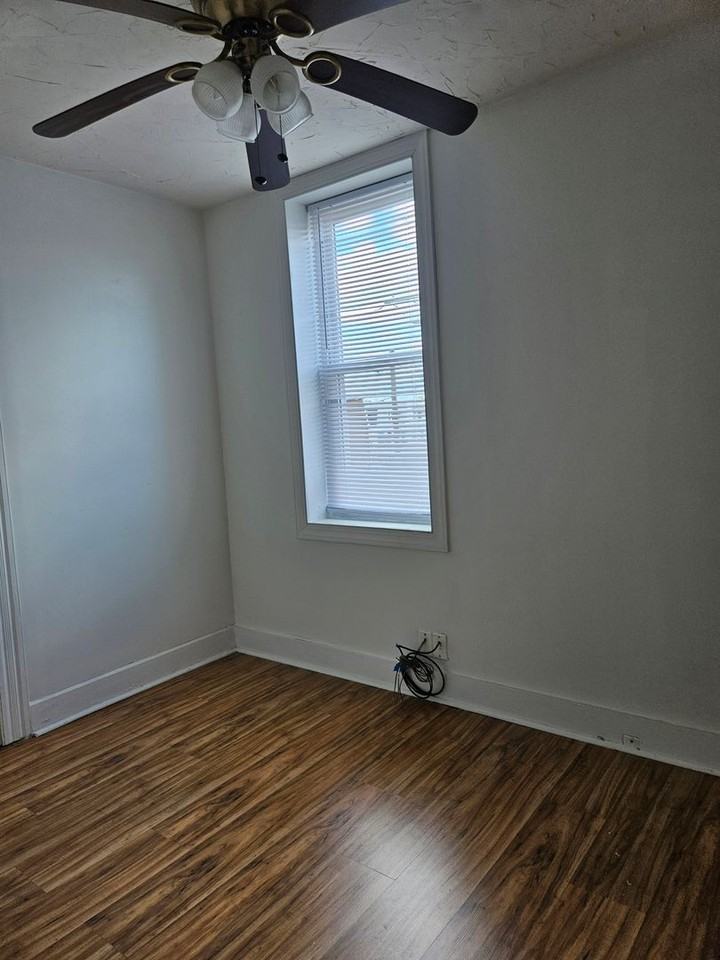 835 W Princess St - Photo 5 of 10