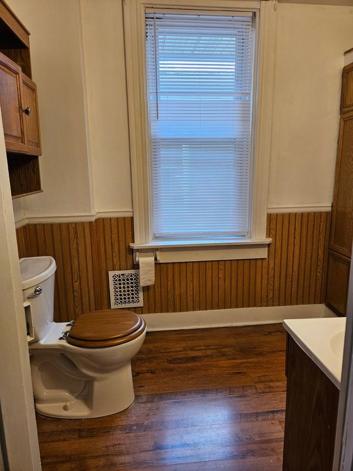 835 W Princess St - Photo 6 of 10