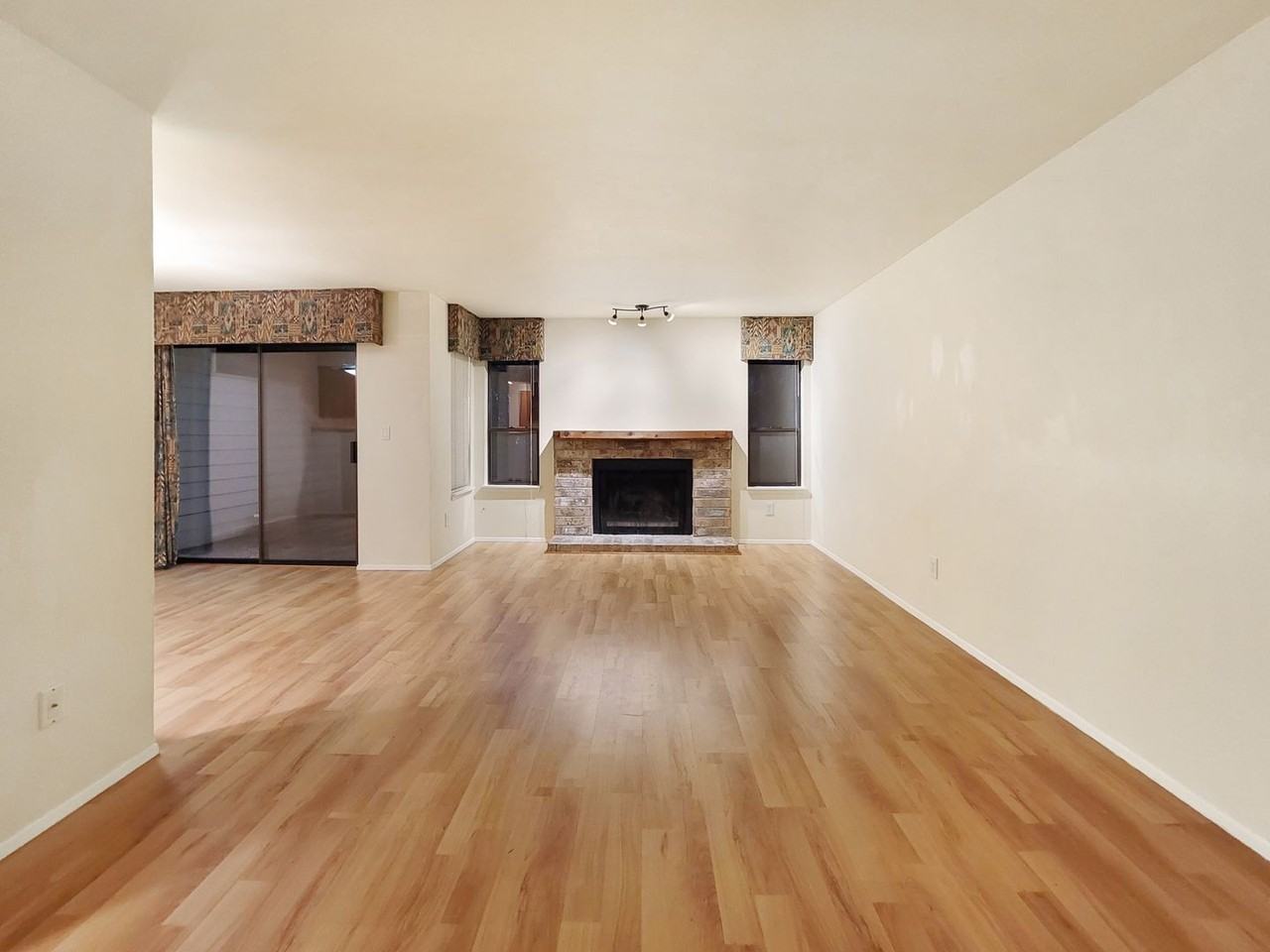 16004 Ne 42nd Ct - Photo 6 of 21