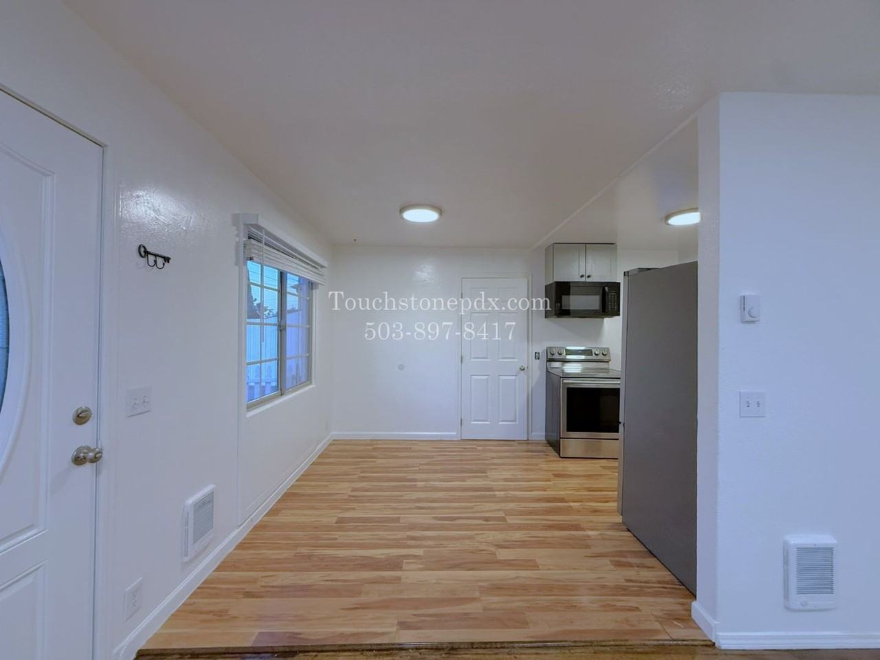 535 Ne Webster St - Photo 5 of 37