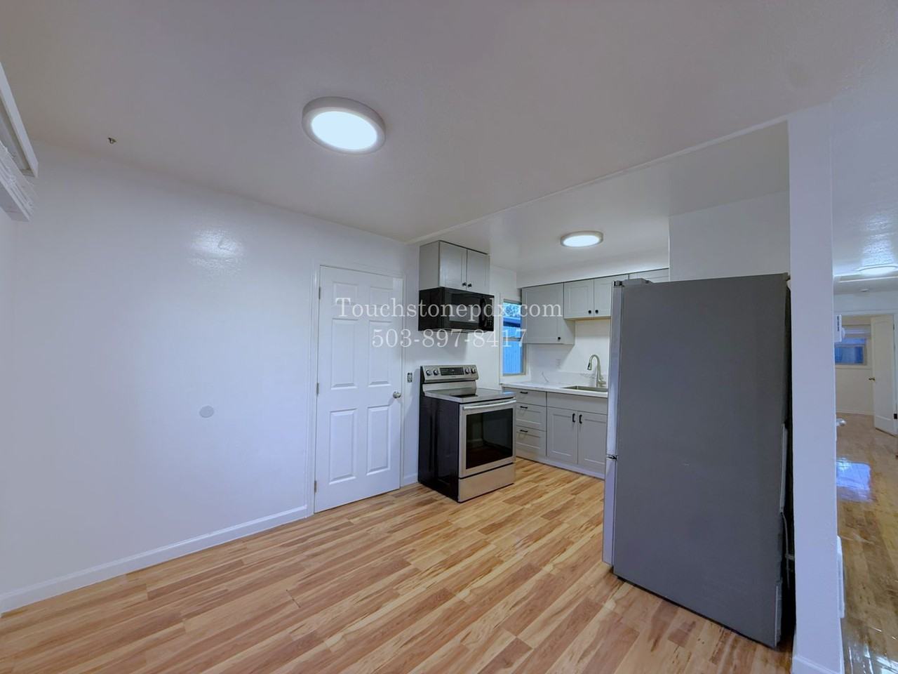 535 Ne Webster St - Photo 6 of 37