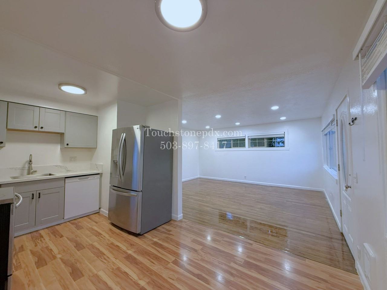 535 Ne Webster St - Photo 7 of 37