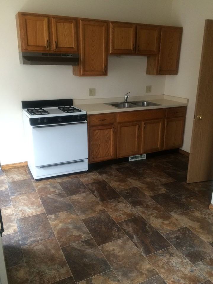 111 N Randall Ave - Photo 3 of 9