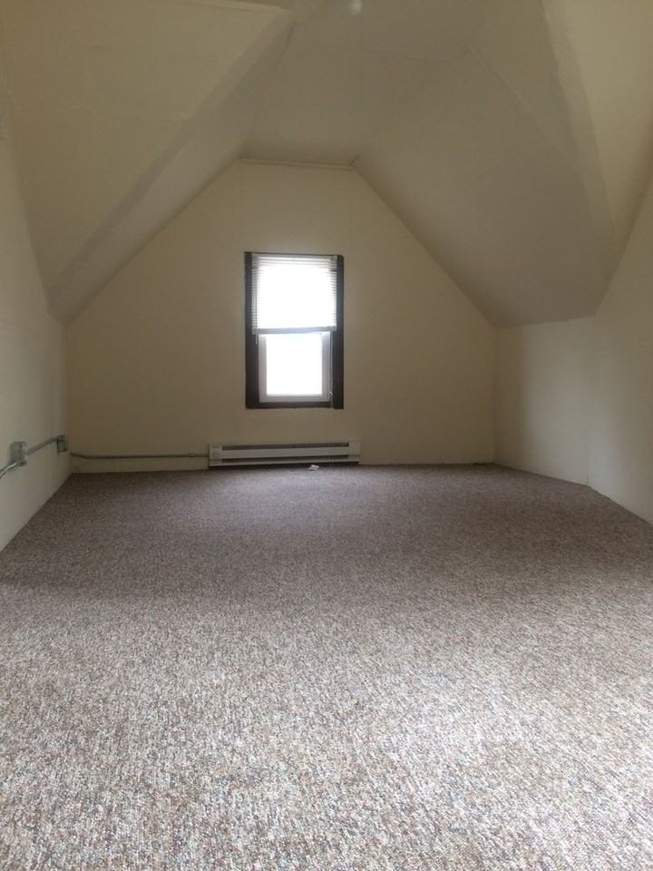 111 N Randall Ave - Photo 7 of 9