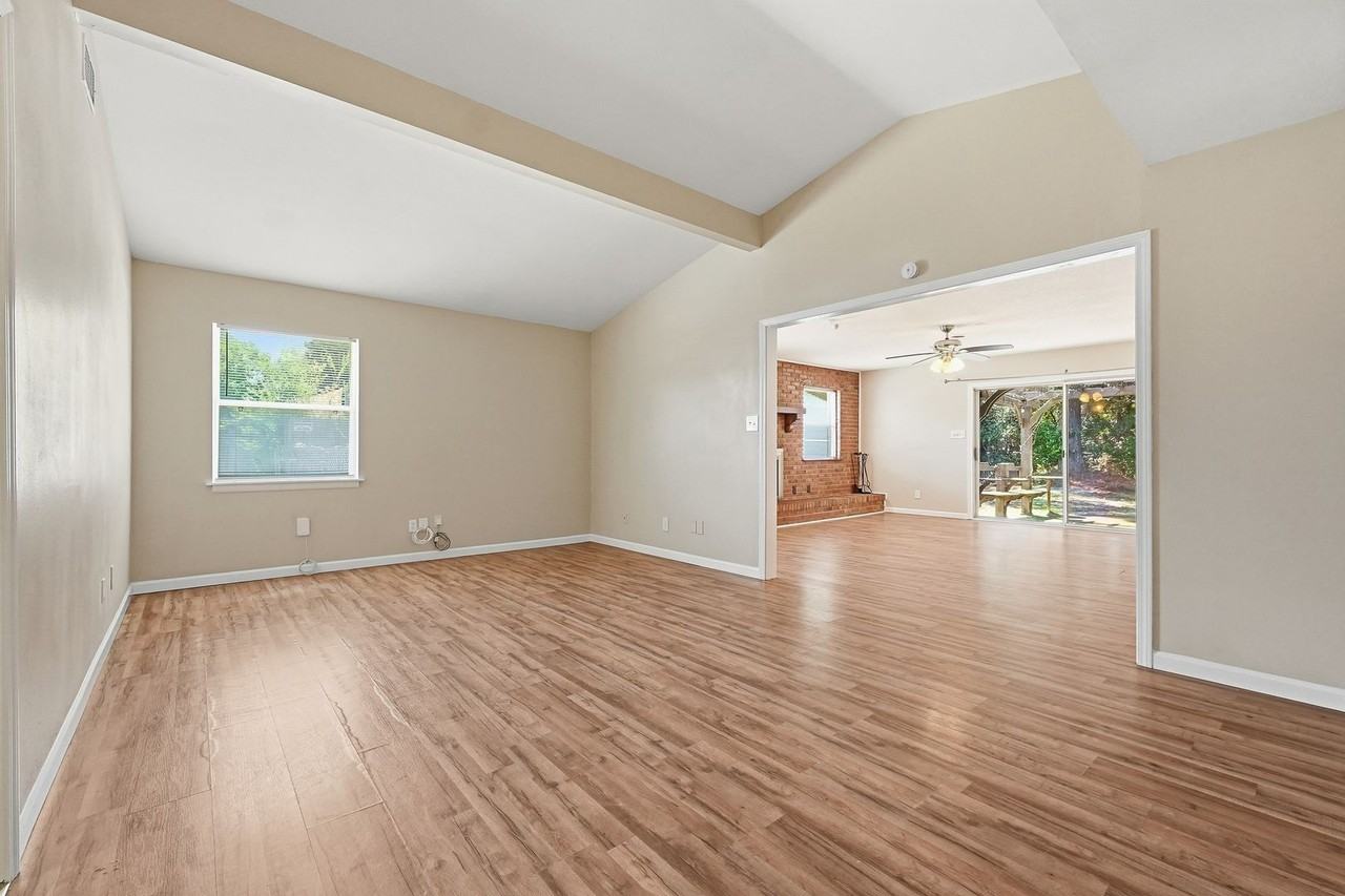 338 Coral Dr Sw - Photo 5 of 41