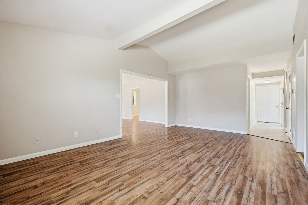 338 Coral Dr Sw - Photo 6 of 41