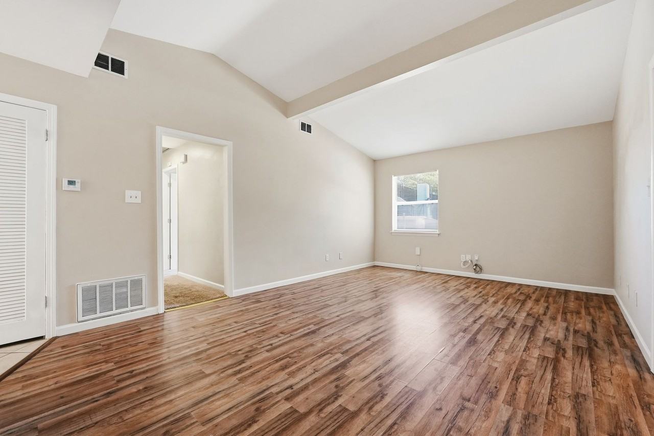 338 Coral Dr Sw - Photo 7 of 41