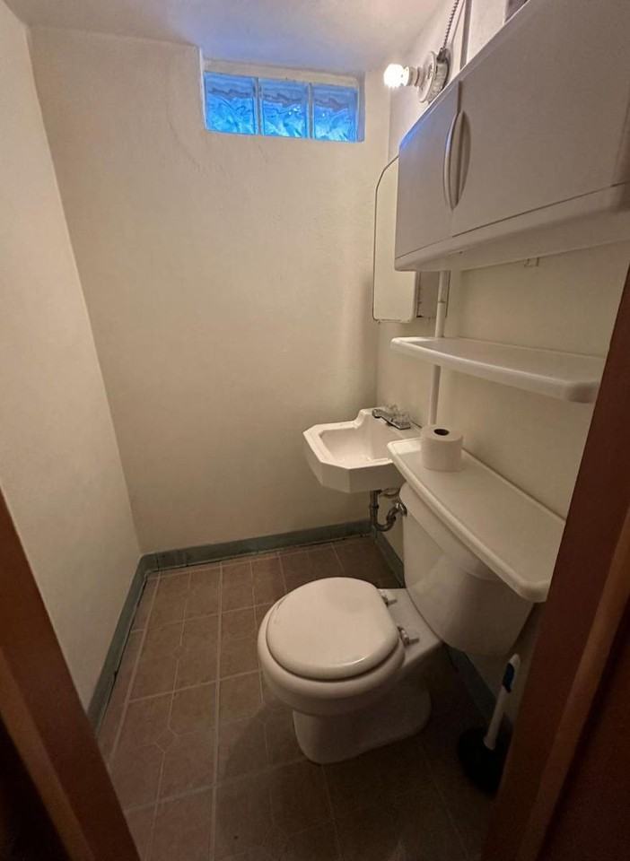 1224 S Jefferson St - Photo 5 of 7