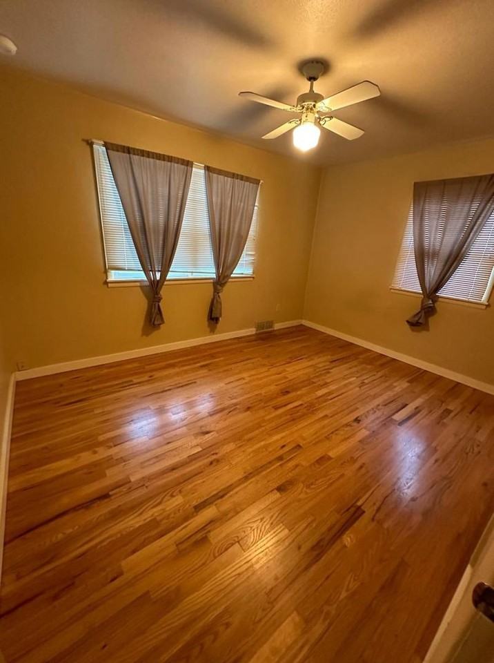 1224 S Jefferson St - Photo 6 of 7