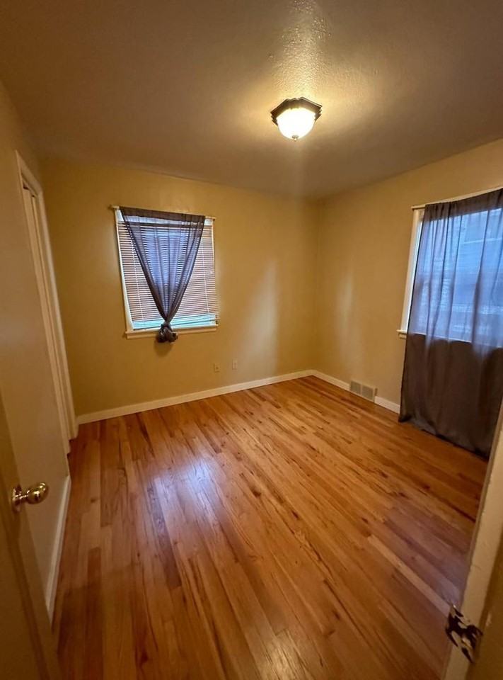 1224 S Jefferson St - Photo 7 of 7