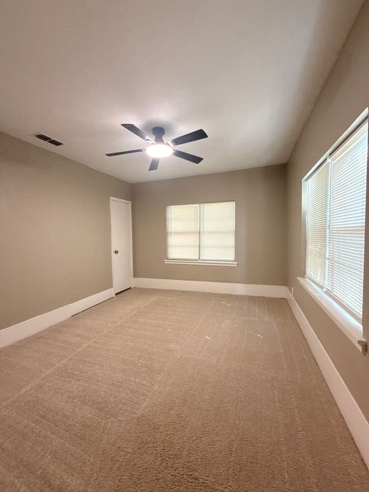 2806 Miami Ave - Photo 3 of 7