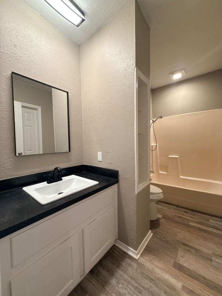 2806 Miami Ave - Photo 4 of 7