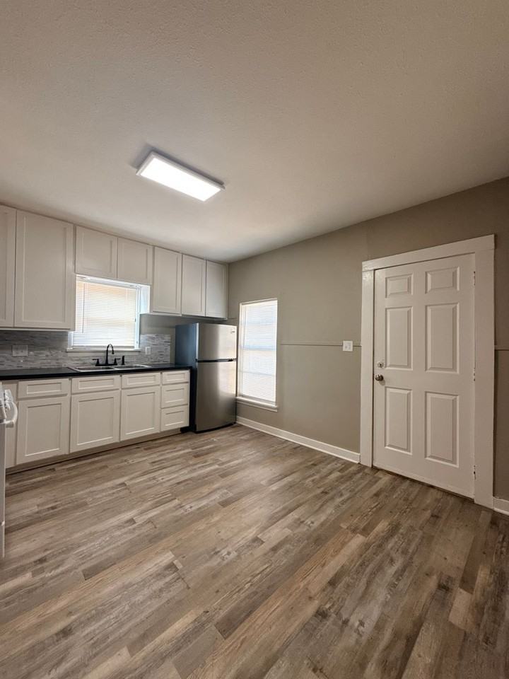 2806 Miami Ave - Photo 6 of 7