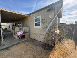 featured image of 581 E Yale Ave