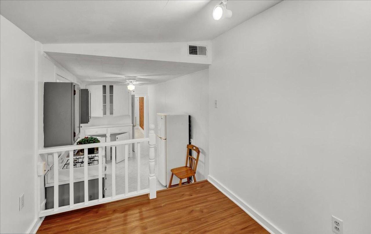 249 W Walnut St - Photo 6 of 20