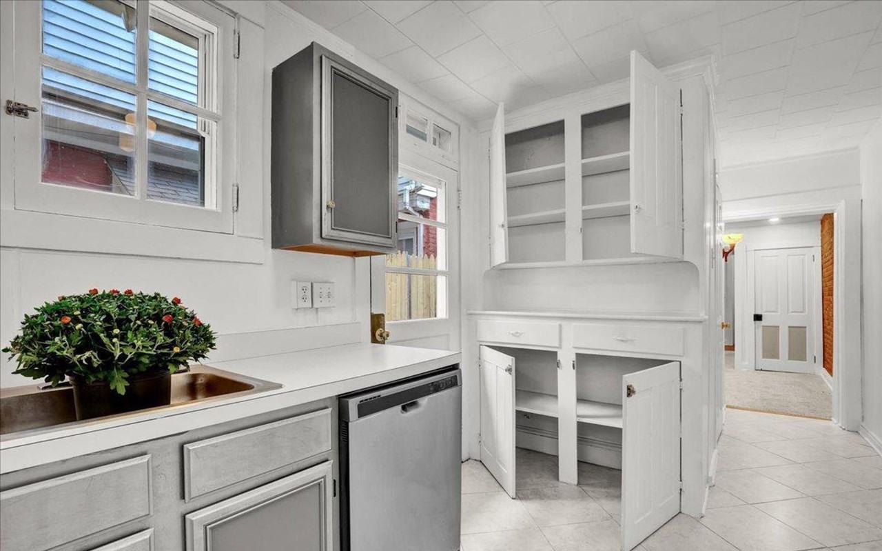 249 W Walnut St - Photo 7 of 20