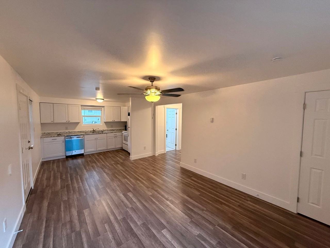 905 Sw Pelton Pl - Photo 4 of 12