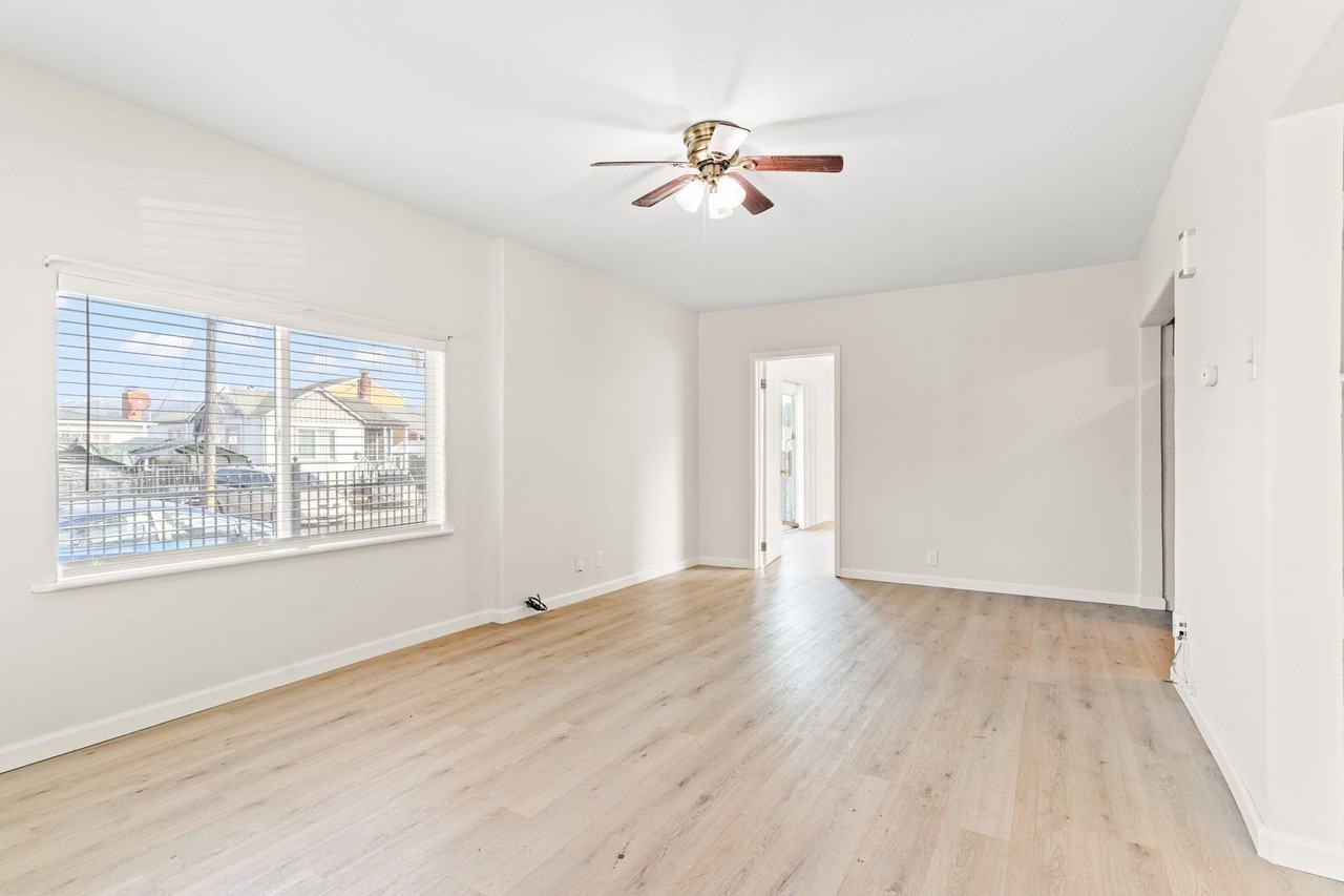 1900 103rd Ave - Photo 4 of 16