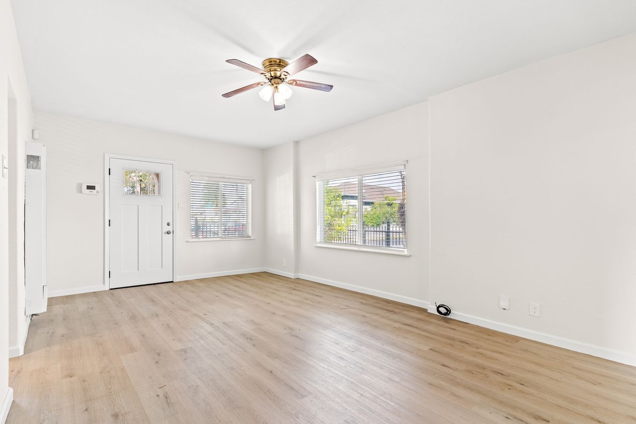 1900 103rd Ave - Photo 5 of 16