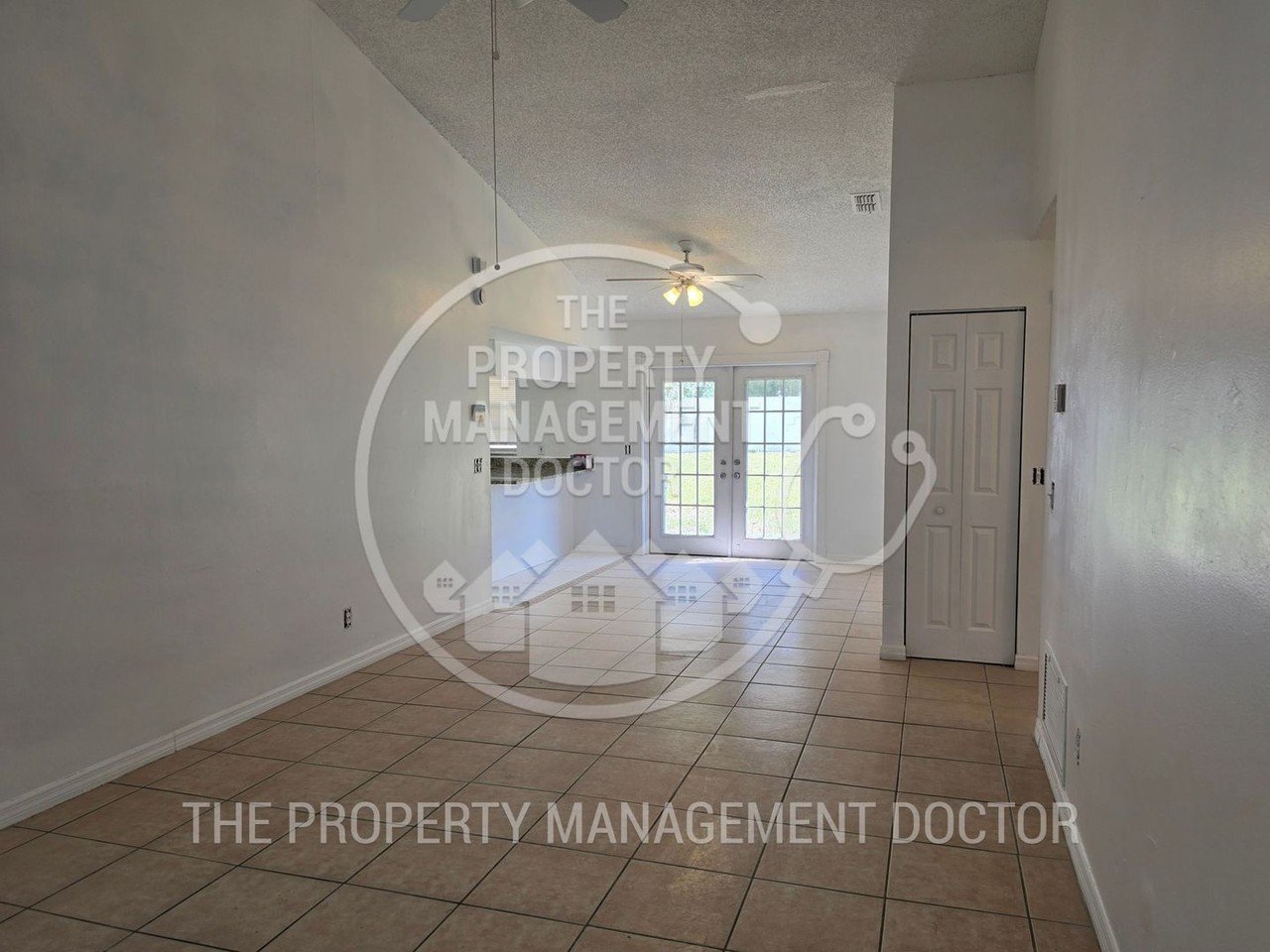1617 Crossridge Dr - Photo 2 of 13