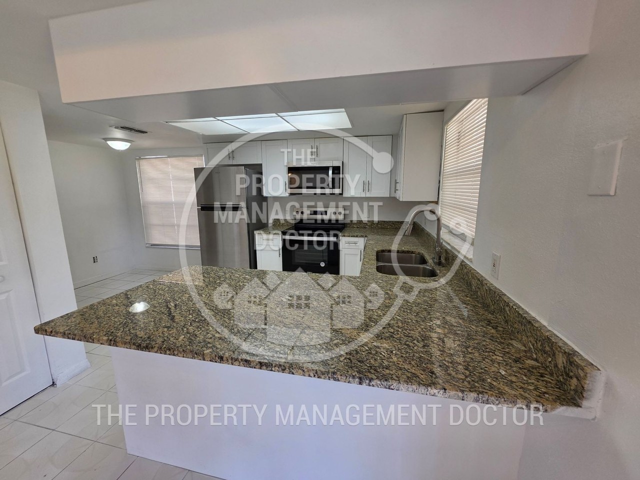 1617 Crossridge Dr - Photo 4 of 13