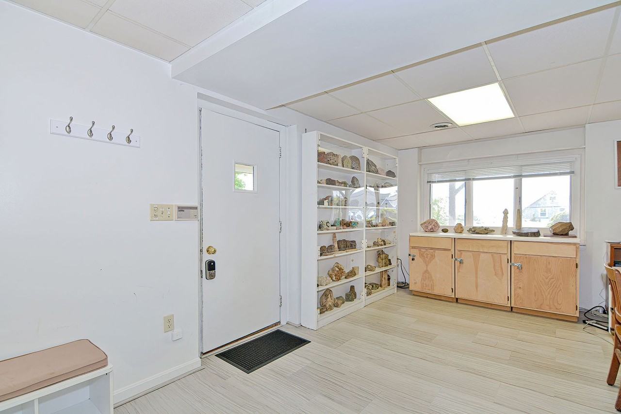 26 Salt Island Rd - Photo 3 of 37