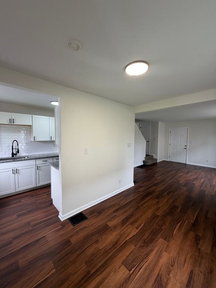 1290 E 25th Ave - Photo 4 of 12