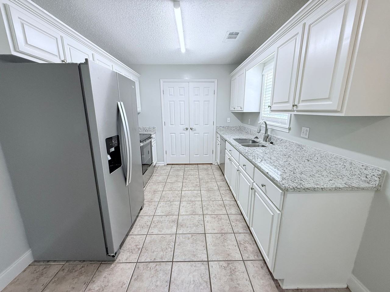 309 Eagles Point Dr - Photo 4 of 27