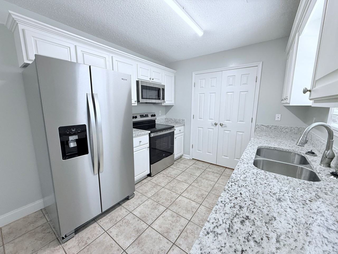 309 Eagles Point Dr - Photo 6 of 27
