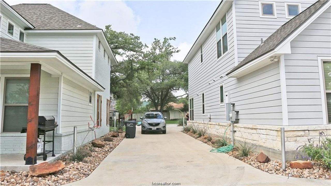 297 Glade St - Photo 2 of 23