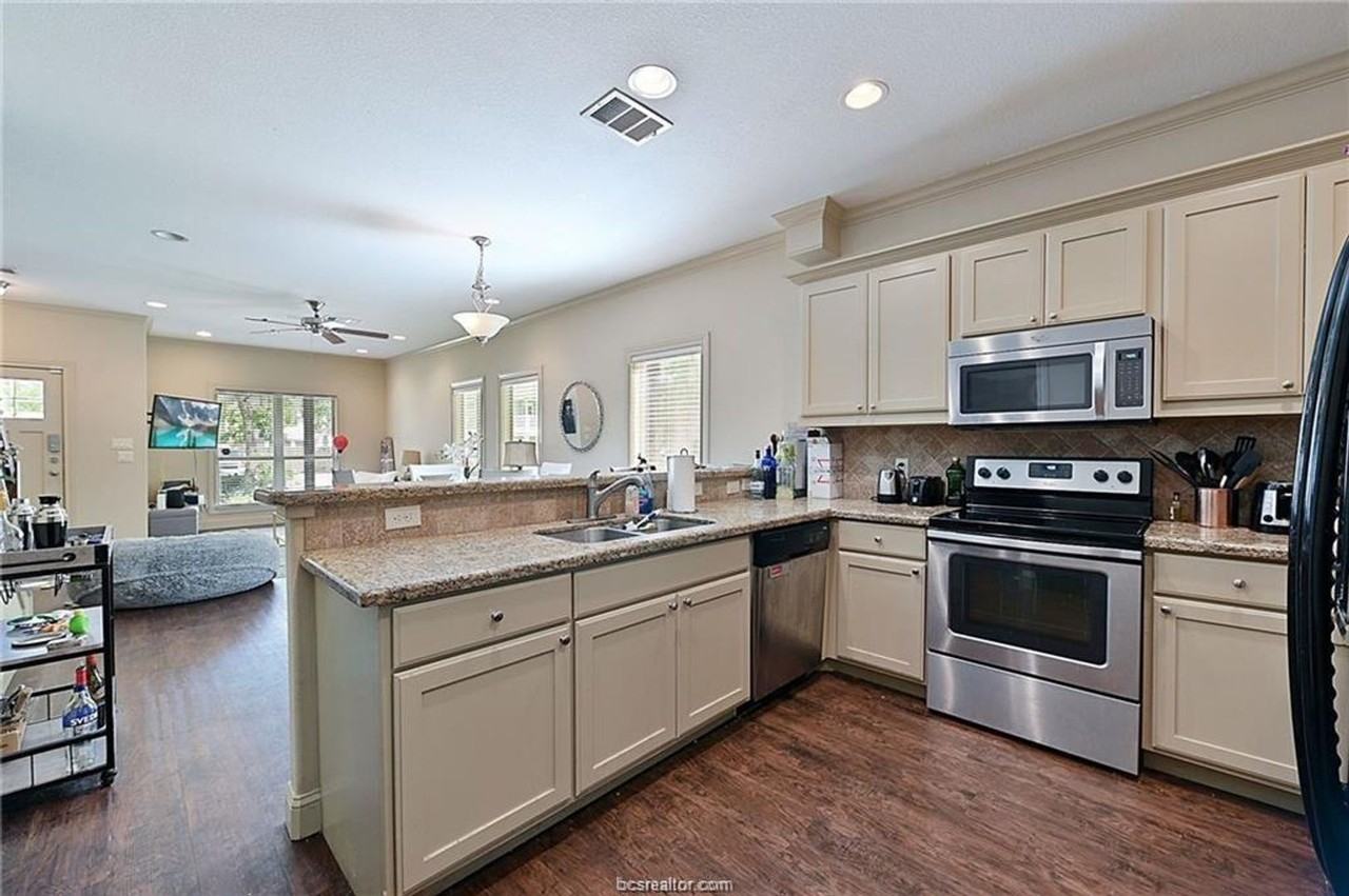 305 Fidelity St - Photo 5 of 14