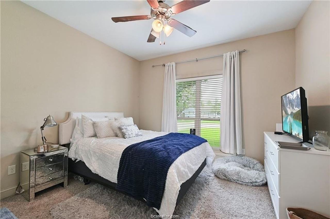305 Fidelity St - Photo 6 of 14