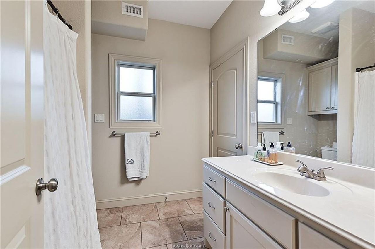 305 Fidelity St - Photo 7 of 14