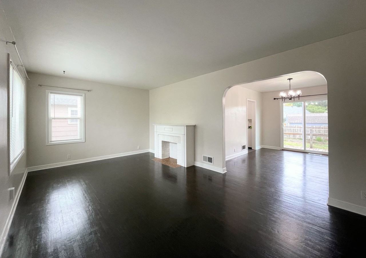 2206 N Monroe St - Photo 2 of 17