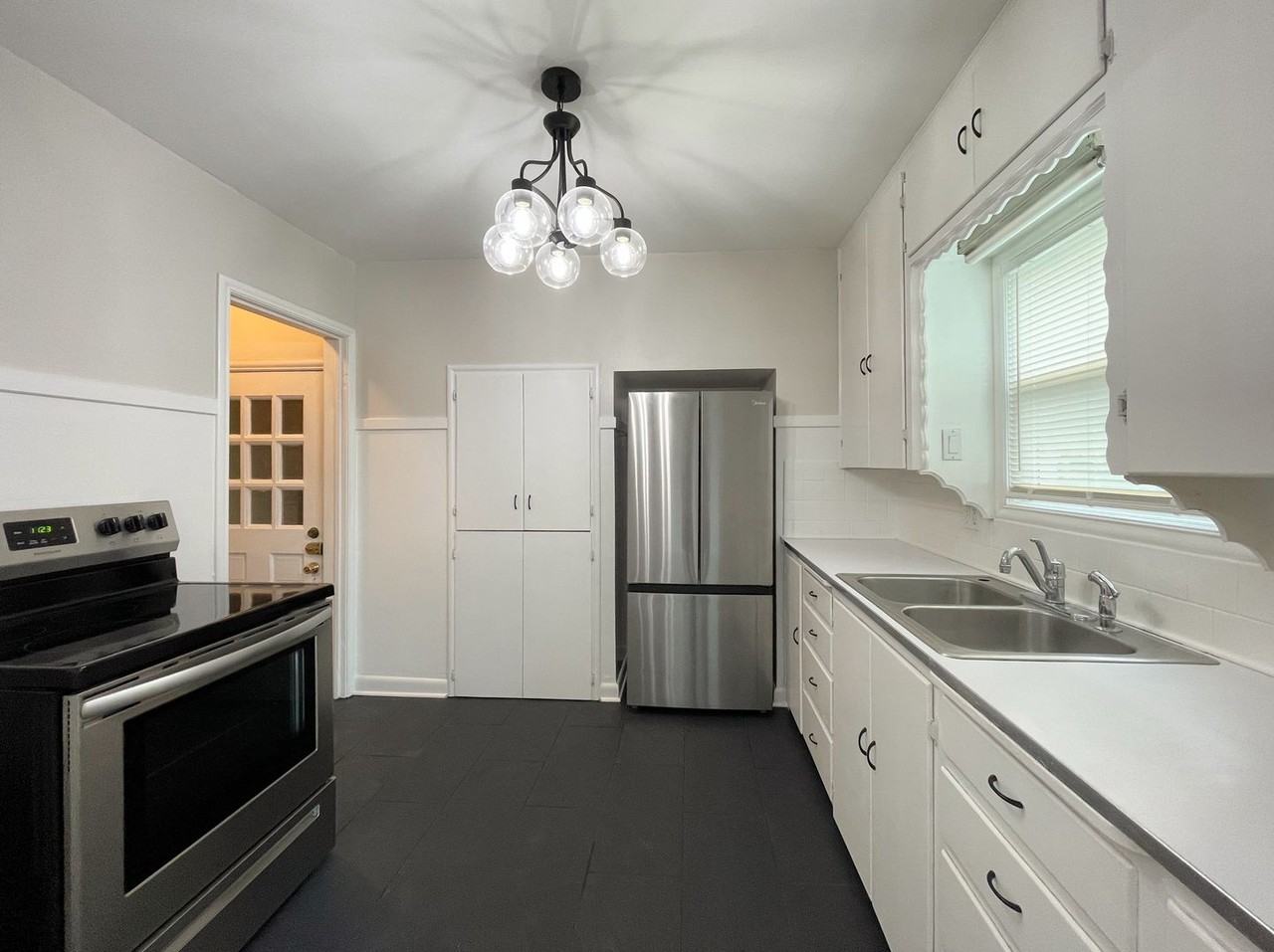 2206 N Monroe St - Photo 6 of 17