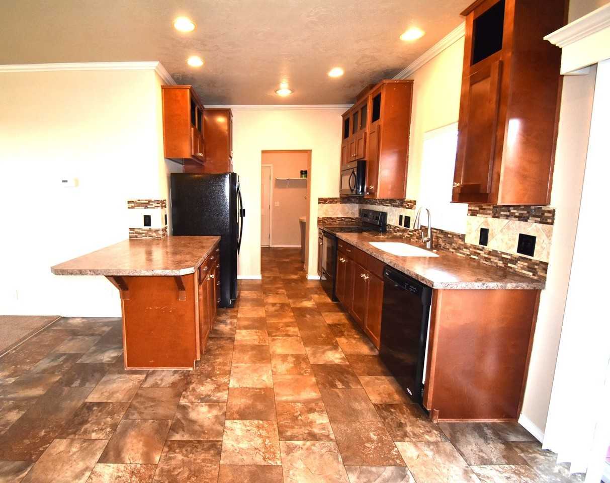 35719 Engle Rd Se - Photo 4 of 24
