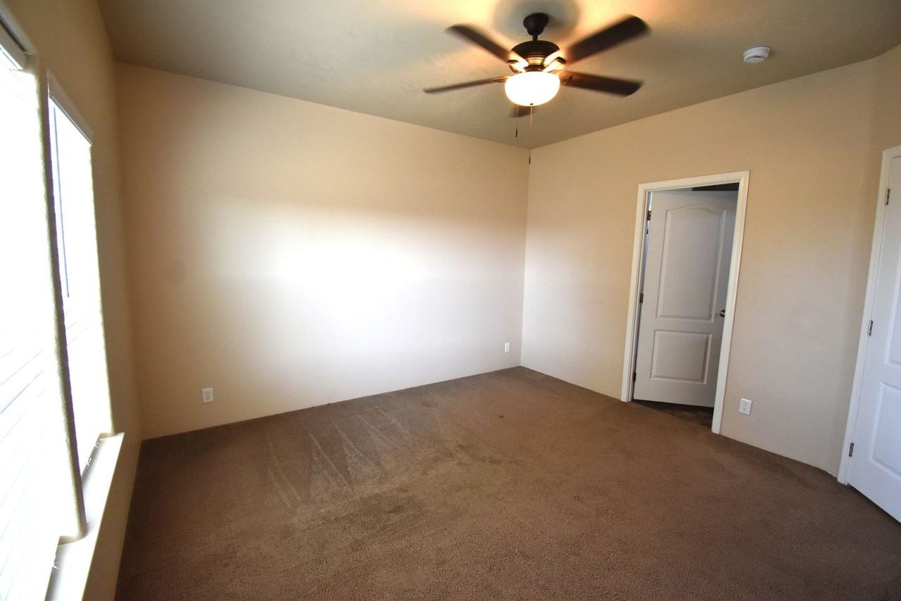 35719 Engle Rd Se - Photo 6 of 24