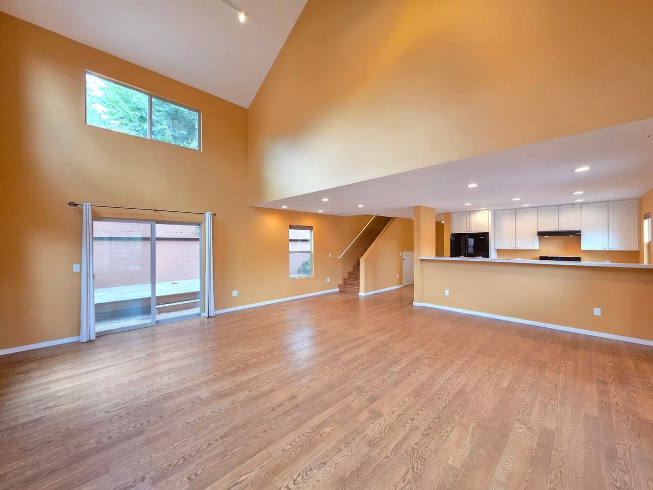 2180 W Alameda St #14 - Photo 7 of 38