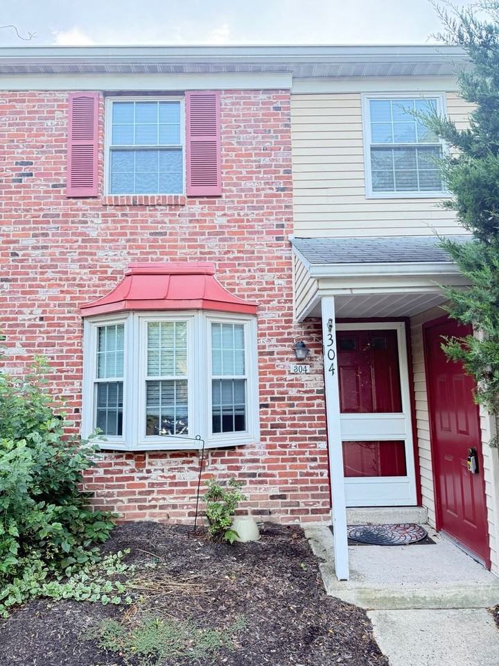 304 Brookwood Dr