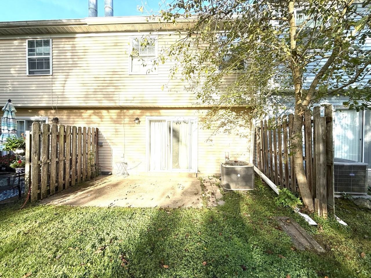 304 Brookwood Dr - Photo 3 of 20