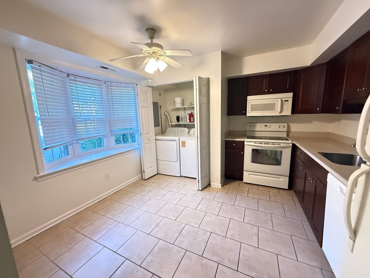 304 Brookwood Dr - Photo 6 of 20