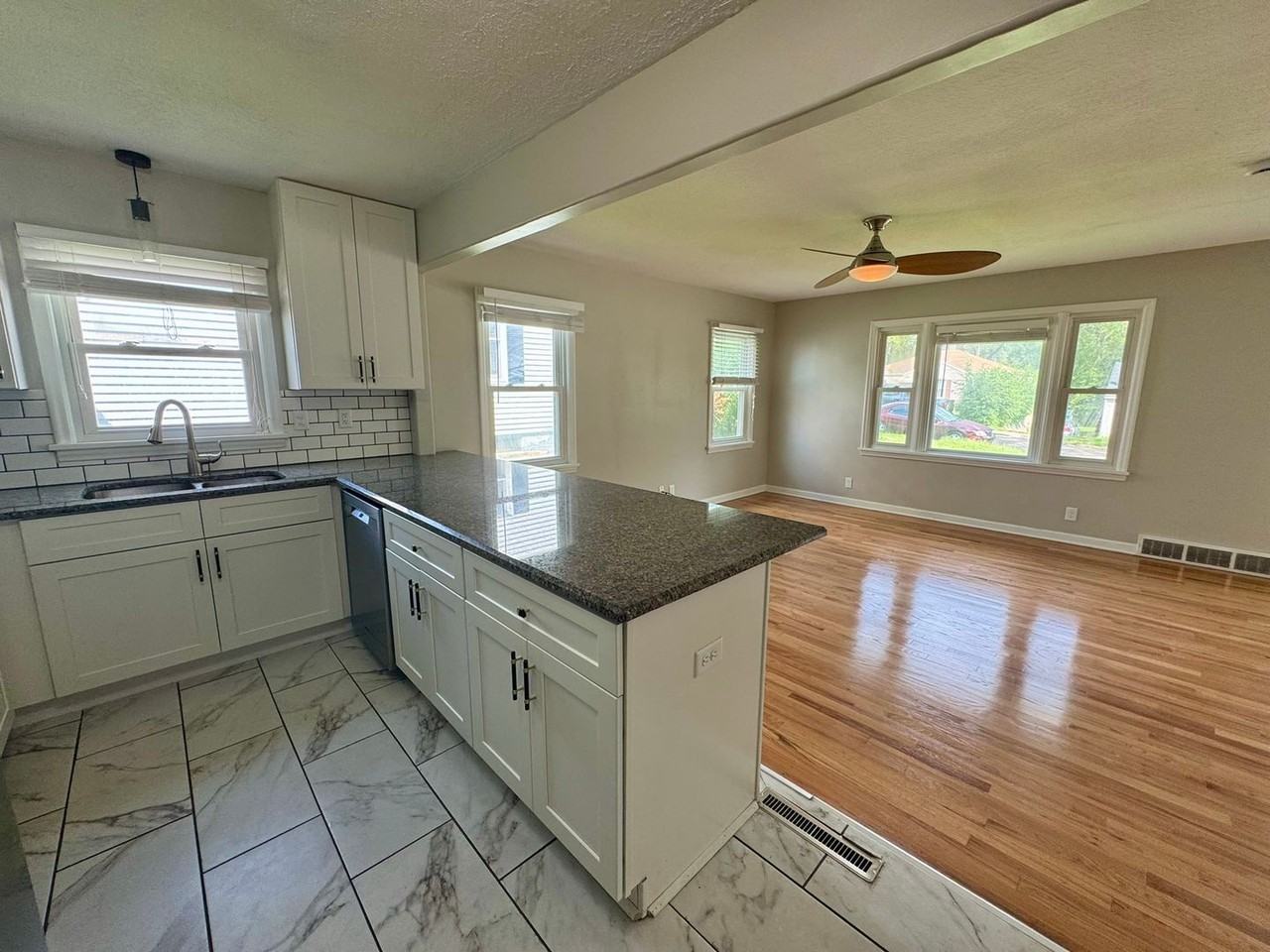 2304 Clay St - Photo 2 of 44