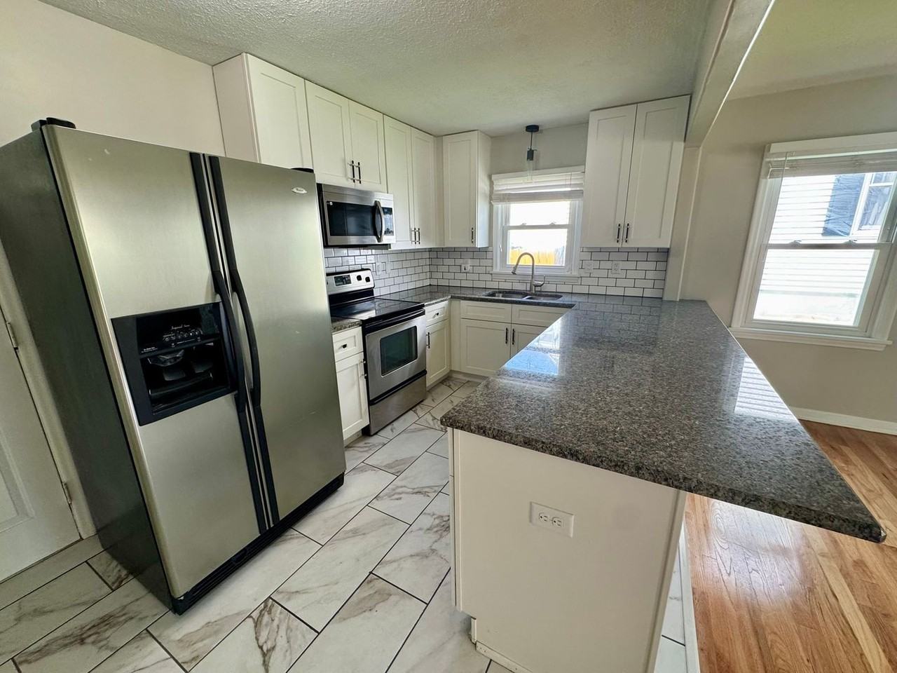 2304 Clay St - Photo 3 of 44