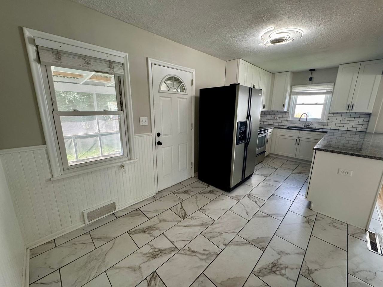 2304 Clay St - Photo 7 of 44
