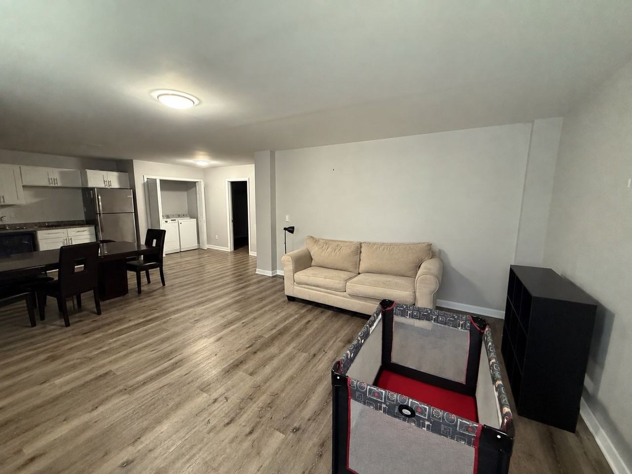 652 Pennsylvania Ave - Photo 4 of 13