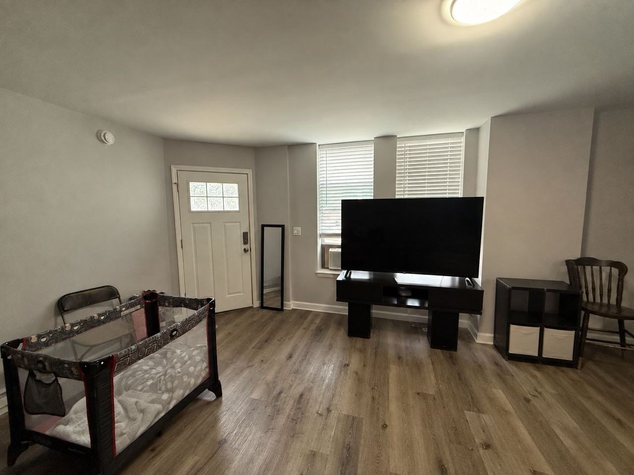 652 Pennsylvania Ave - Photo 6 of 13