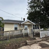 916 W 14th St - Photo 1 of 1